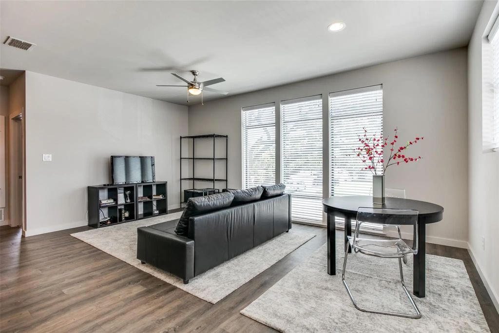 906 W Cannon Street 200, Fort Worth