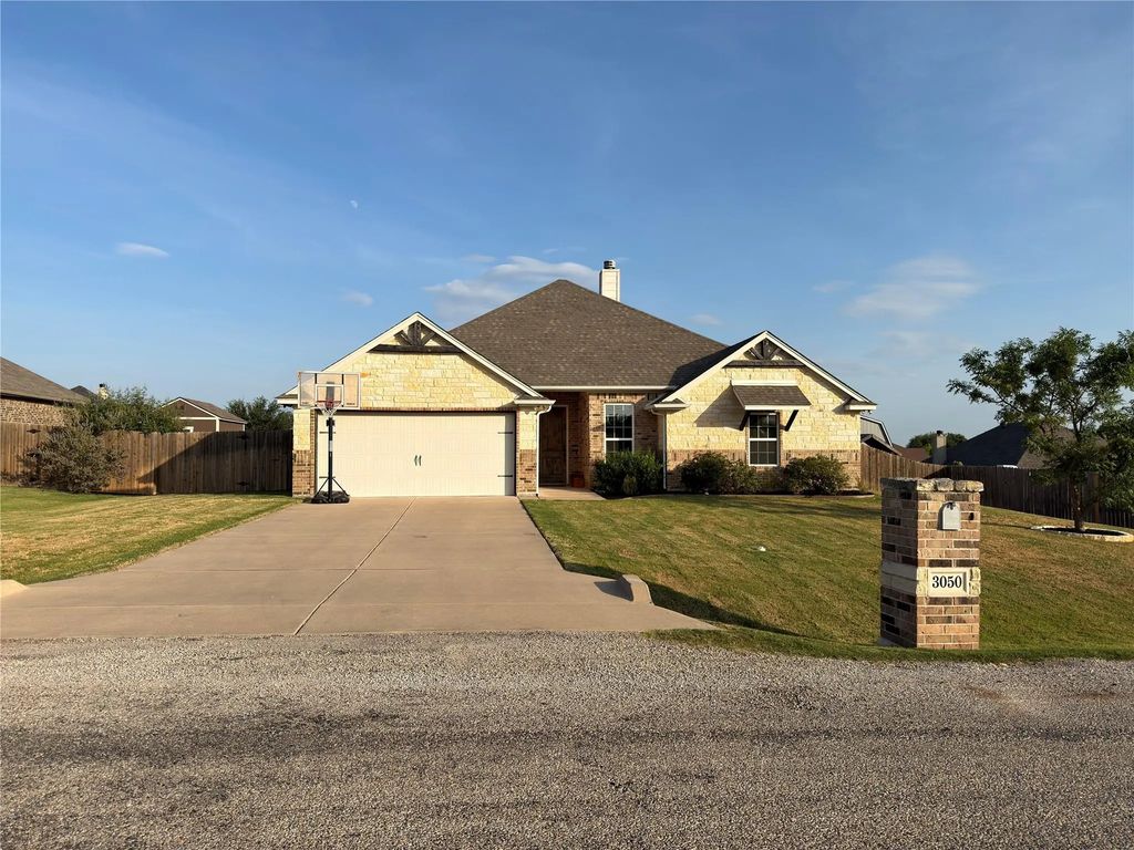 3050 Meandering Way, Granbury