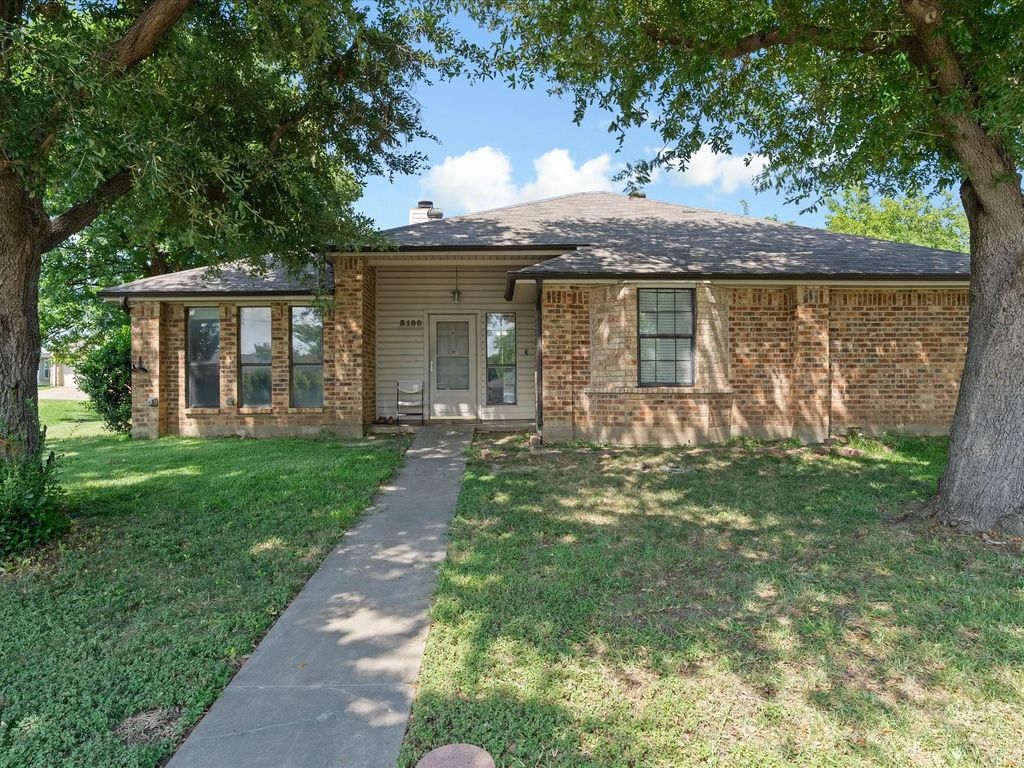 3100 Shadywood Court, Mesquite