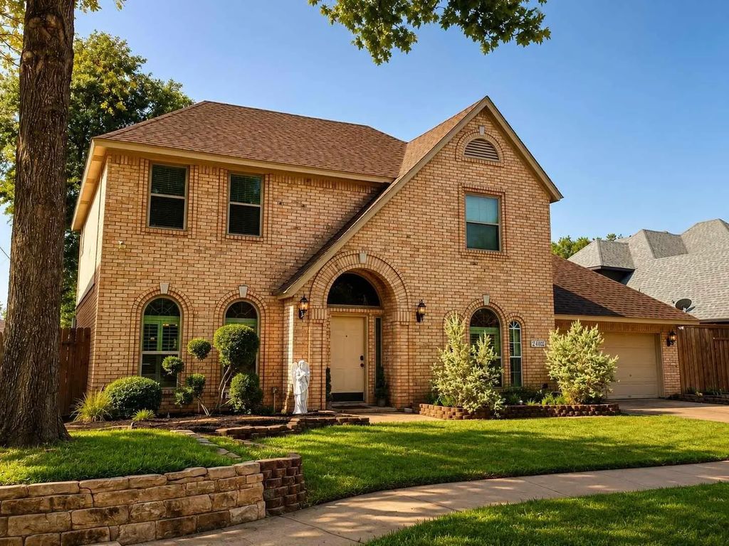 2902 Redstone Drive, Arlington