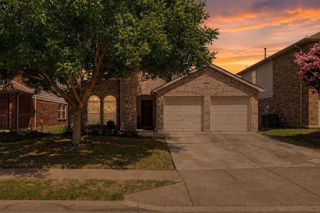 9225 Comanche Ridge Drive, Fort Worth