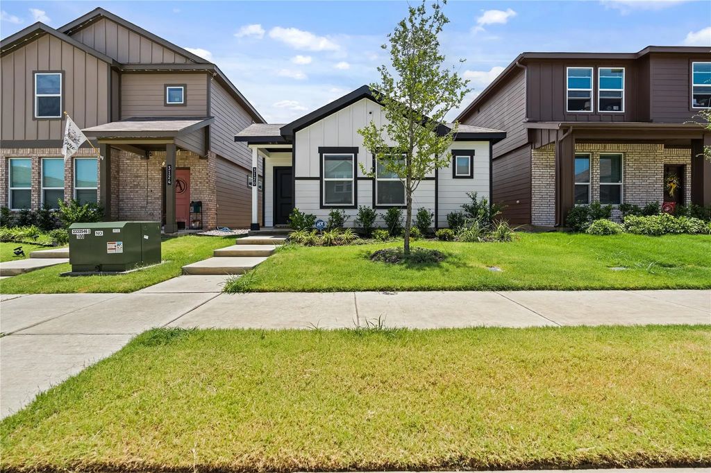 3120 Strawberry Farm Lane, Fort Worth
