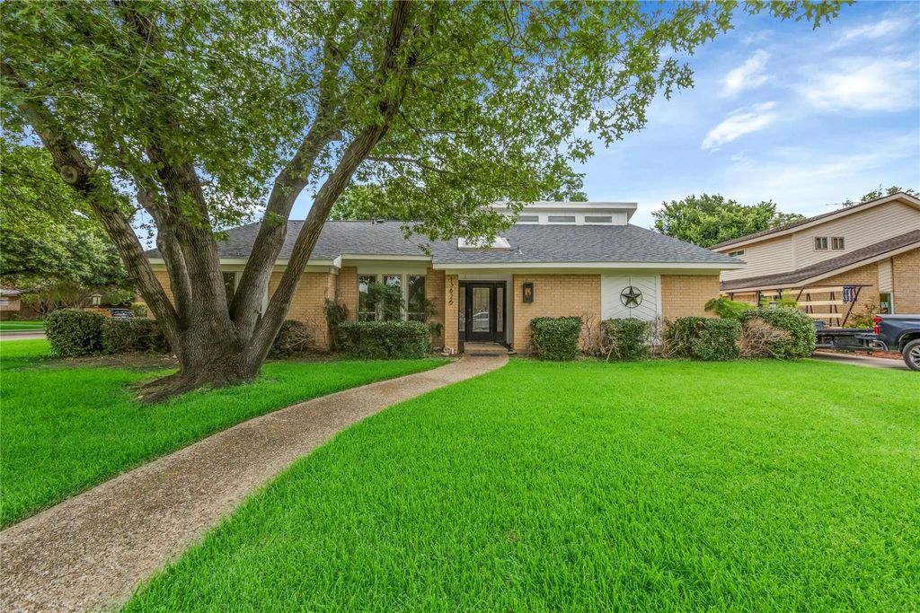 13826 Wooded Creek Court, Farmers Branch