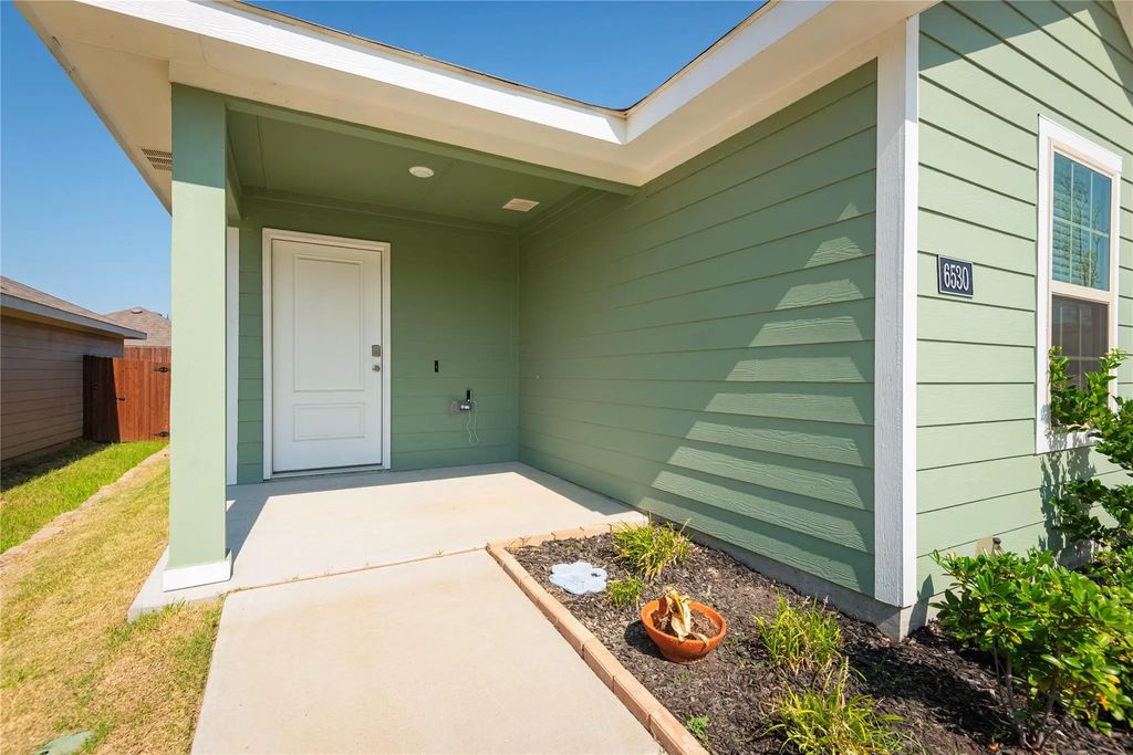 6530 Diver Street, Princeton