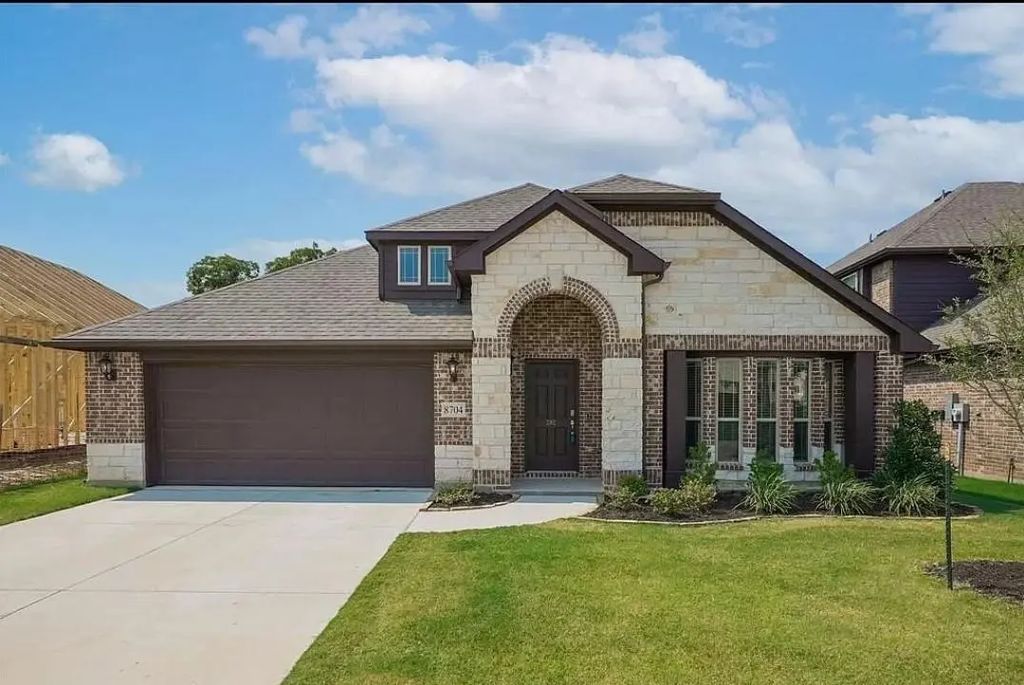 8704 Timber Ridge Drive, Aubrey