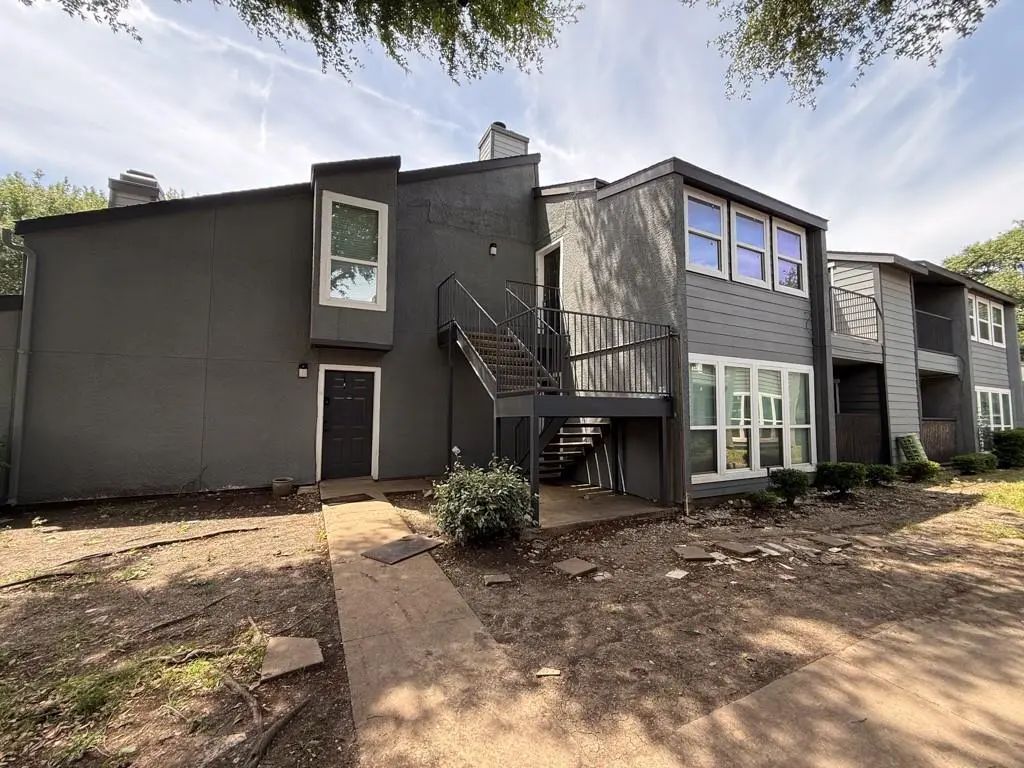 9696 Walnut Street 2013, Dallas