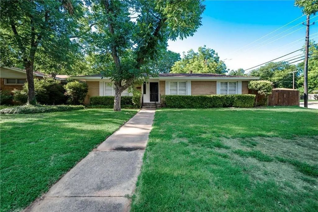 1601 Larkspur Drive, Arlington