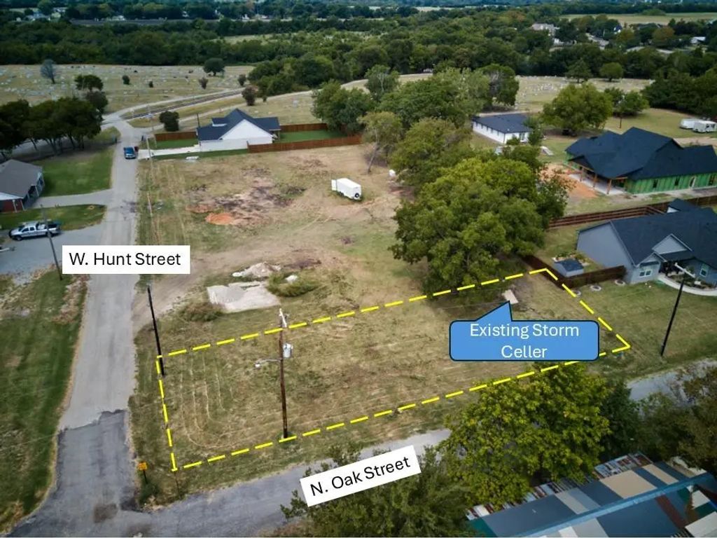400 W Hunt Street, Leonard