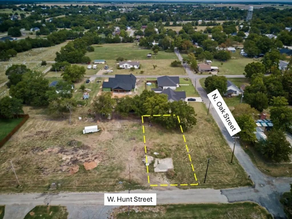 402 W Hunt Street, Leonard