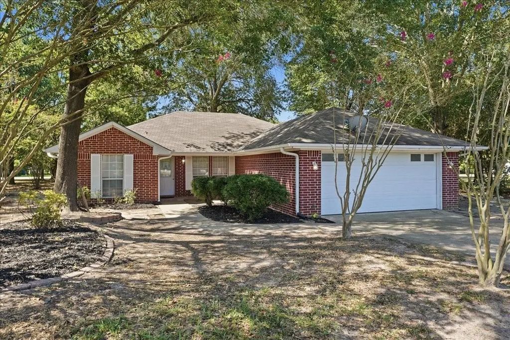 161 County Road 2232, Mineola