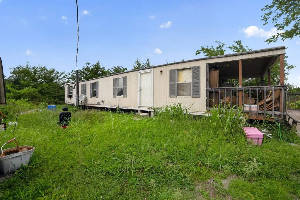 188 County Road 14300, Pattonville