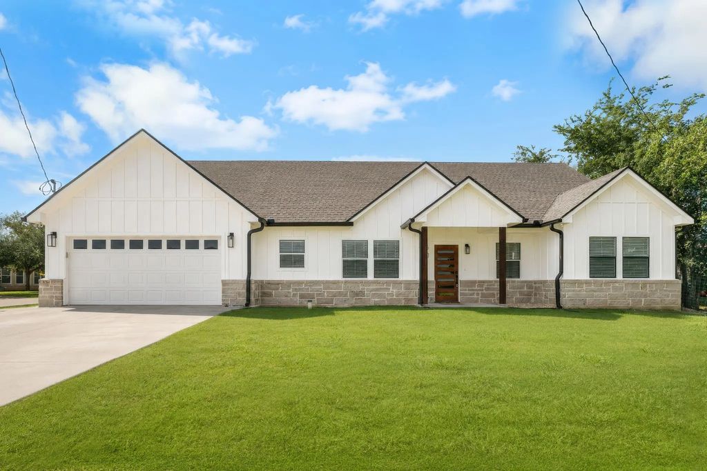 304 E Adams Street, Riesel