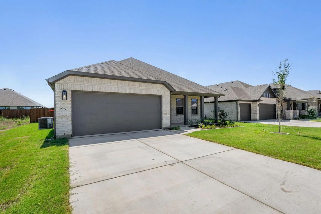 1961 Daybreak Drive, Venus