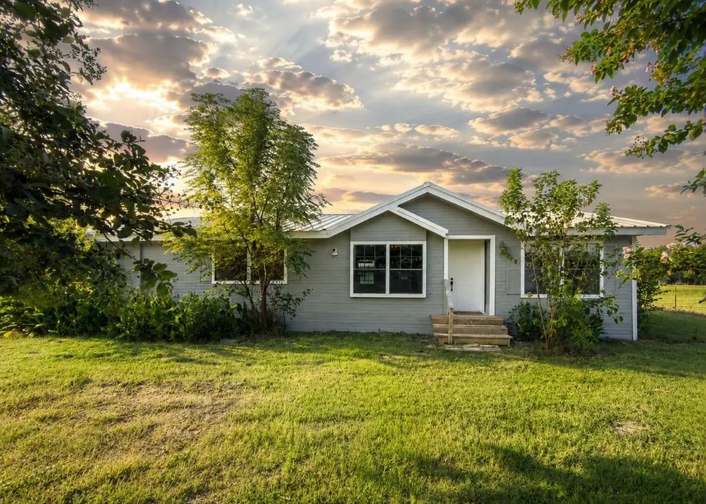 109 Brookshire, Riesel