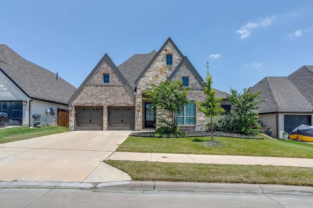 5729 Lake Jackson Drive, Fort Worth