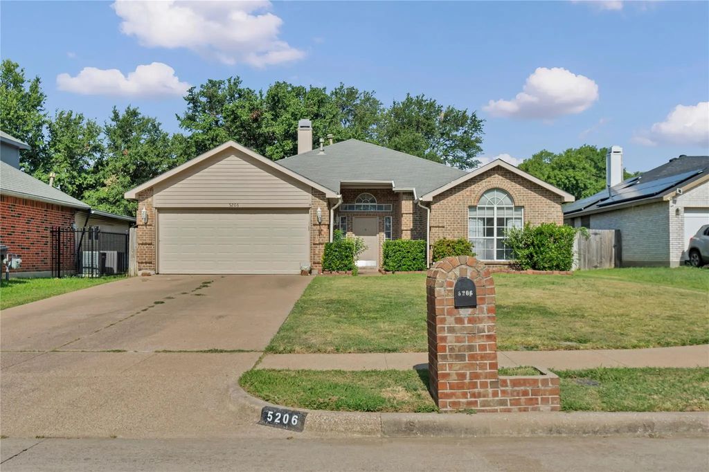 5206 Rio Court, Arlington