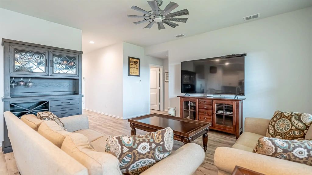 705 Basteen Lane, Justin