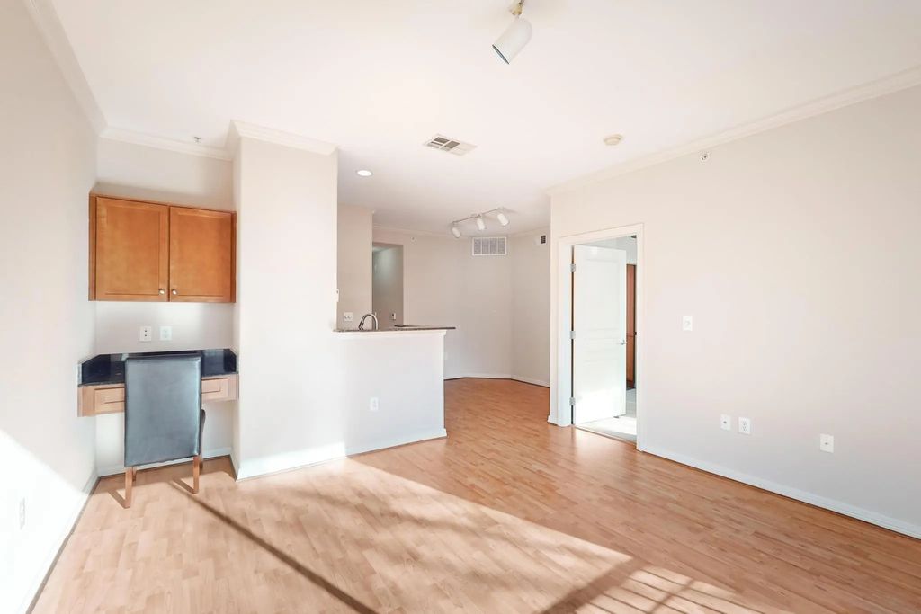 330 Las Colinas Boulevard E 246, Irving
