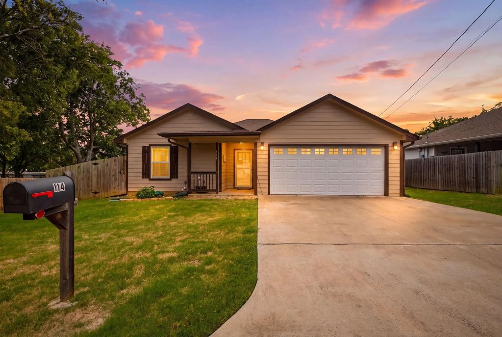 114 Wade Street, Whitesboro