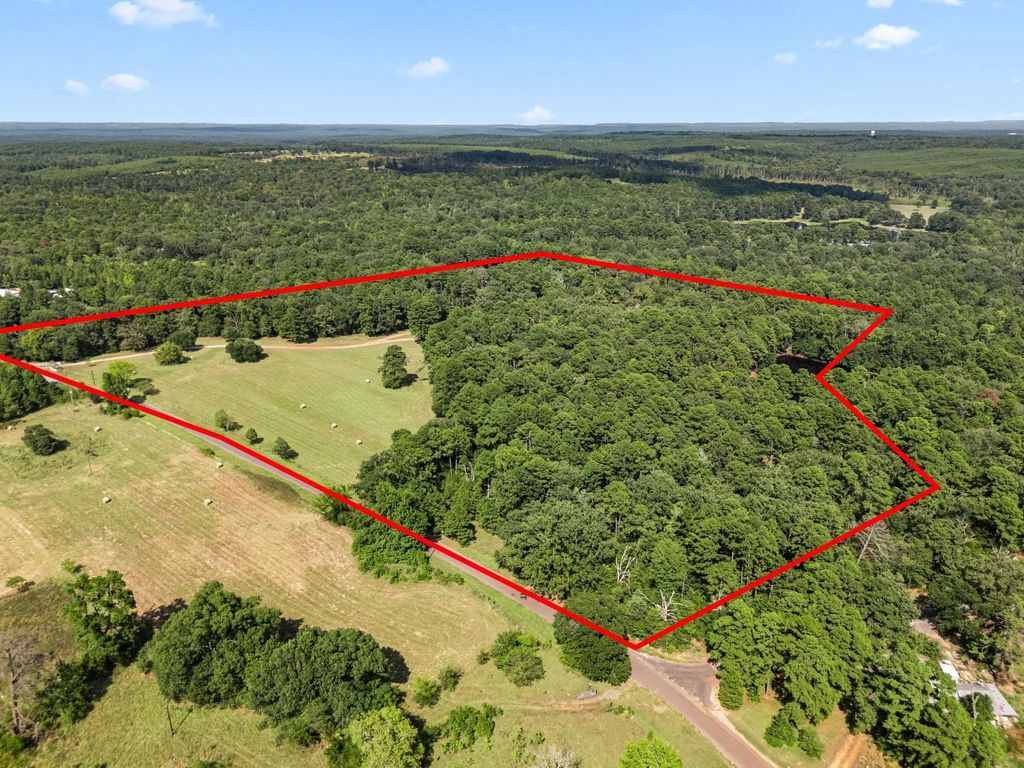 1081 County Road 3875, Mineola