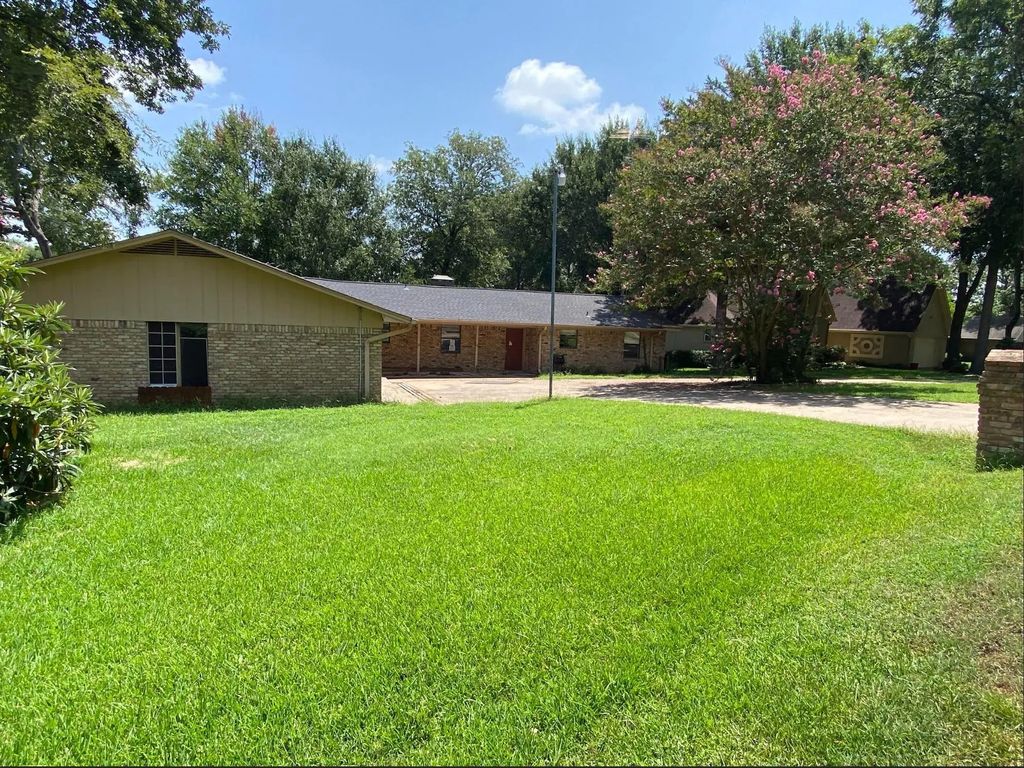 186 1st Oak Drive, Enchanted Oaks