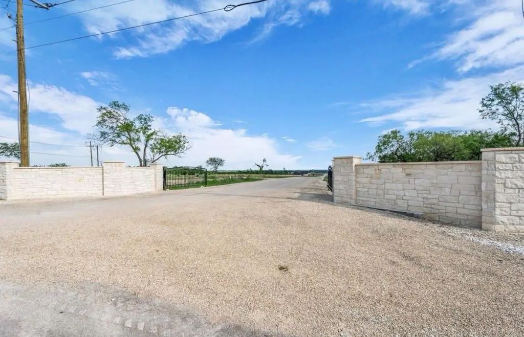 176 Lacek Mill Road, China Spring