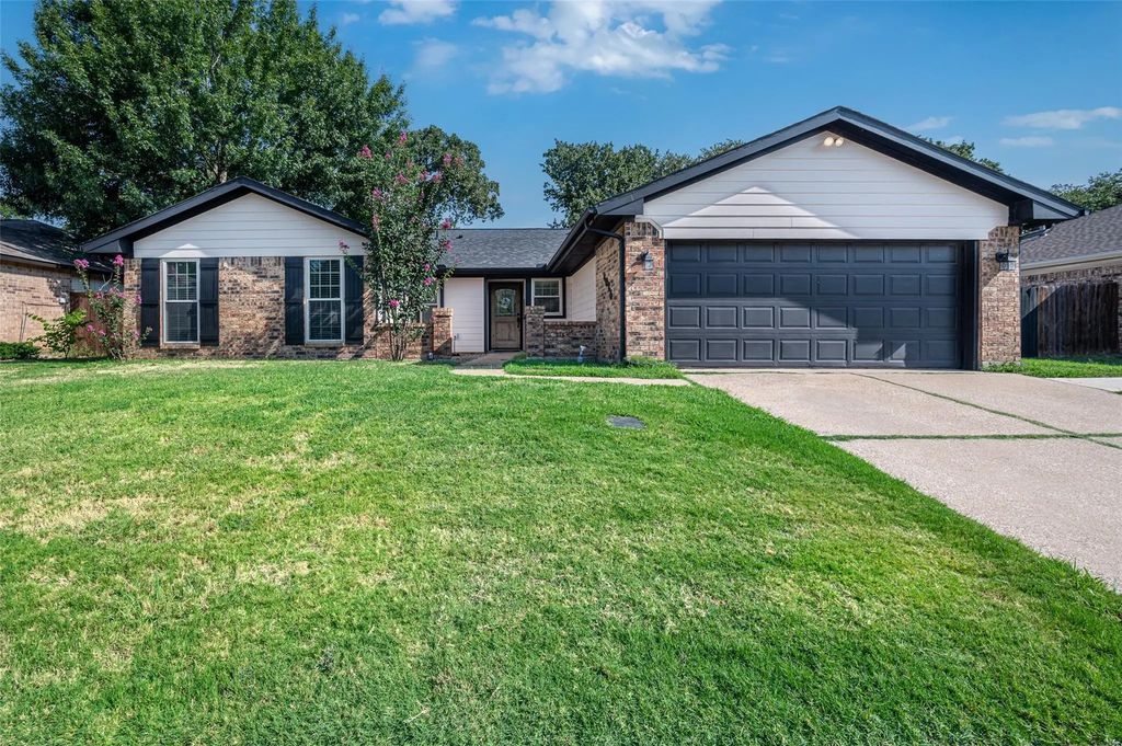 4025 Pepperwood Drive, Flower Mound