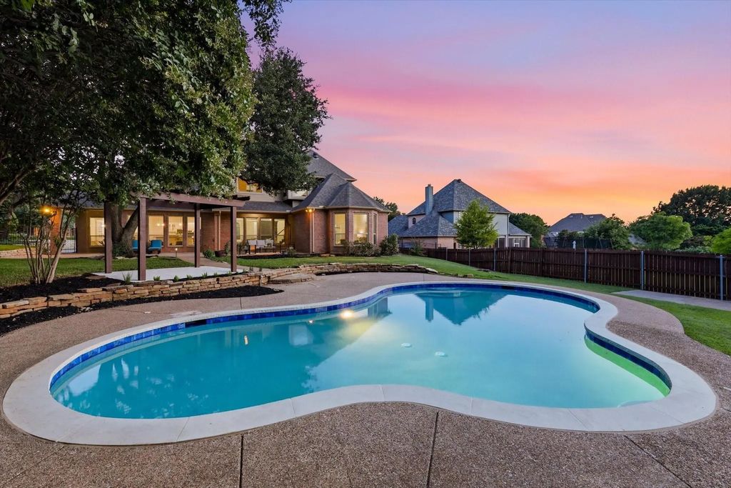 614 Llano Court, Southlake