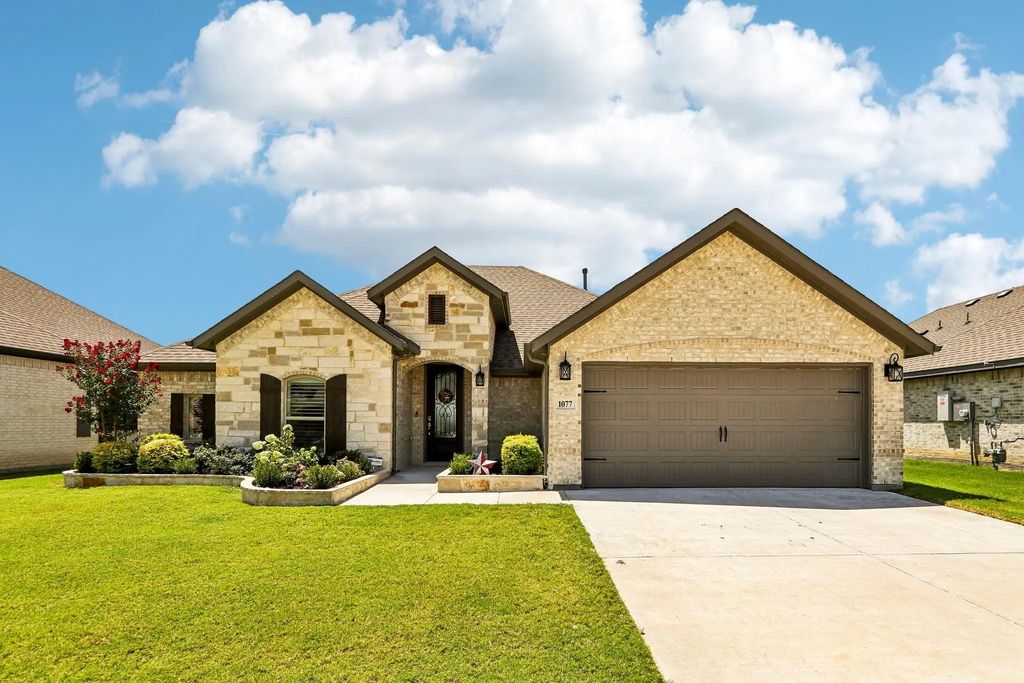 1077 Fleetwood Drive, Justin