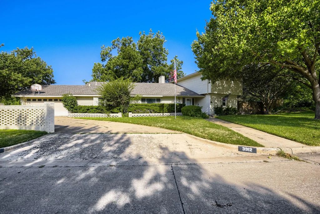 3912 Plantation Drive, Benbrook