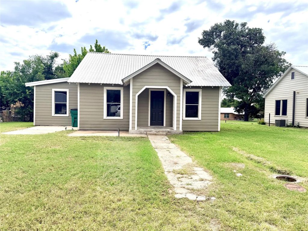 707 Reynolds Street, Goldthwaite
