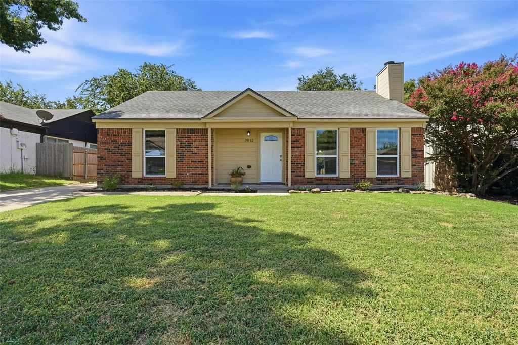 3812 Bigleaf Lane, Fort Worth