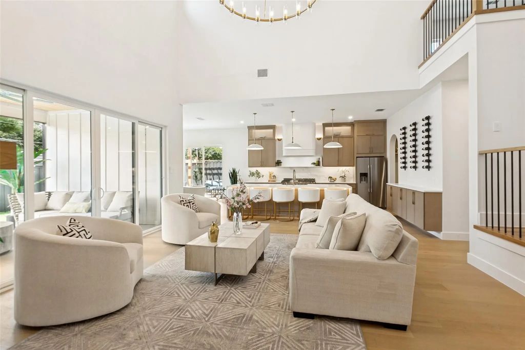 13723 Far Hills Lane, Dallas