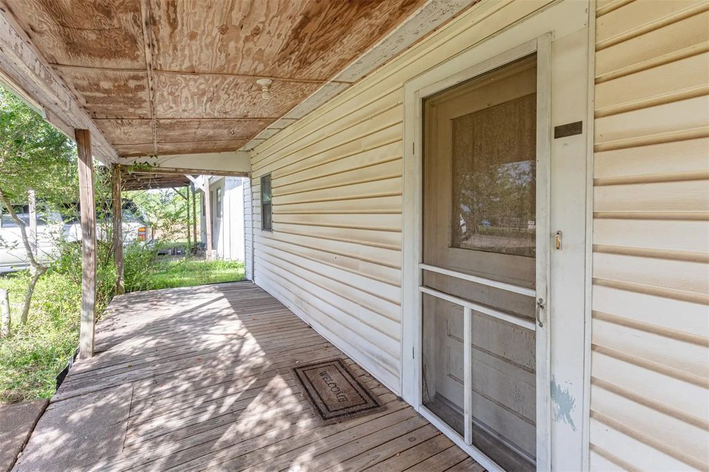 13961 County Road 236, Terrell