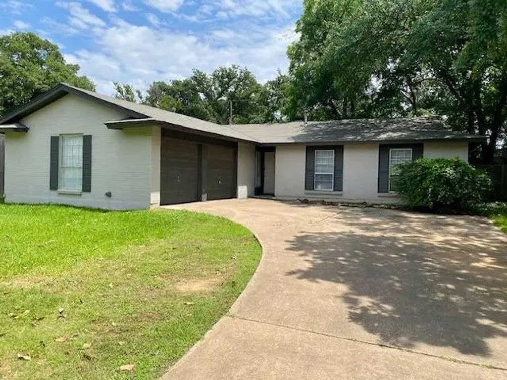 2714 Buffalo Drive, Arlington