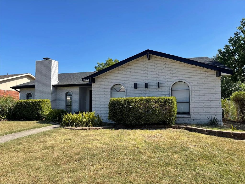 5221 Reed Drive, The Colony