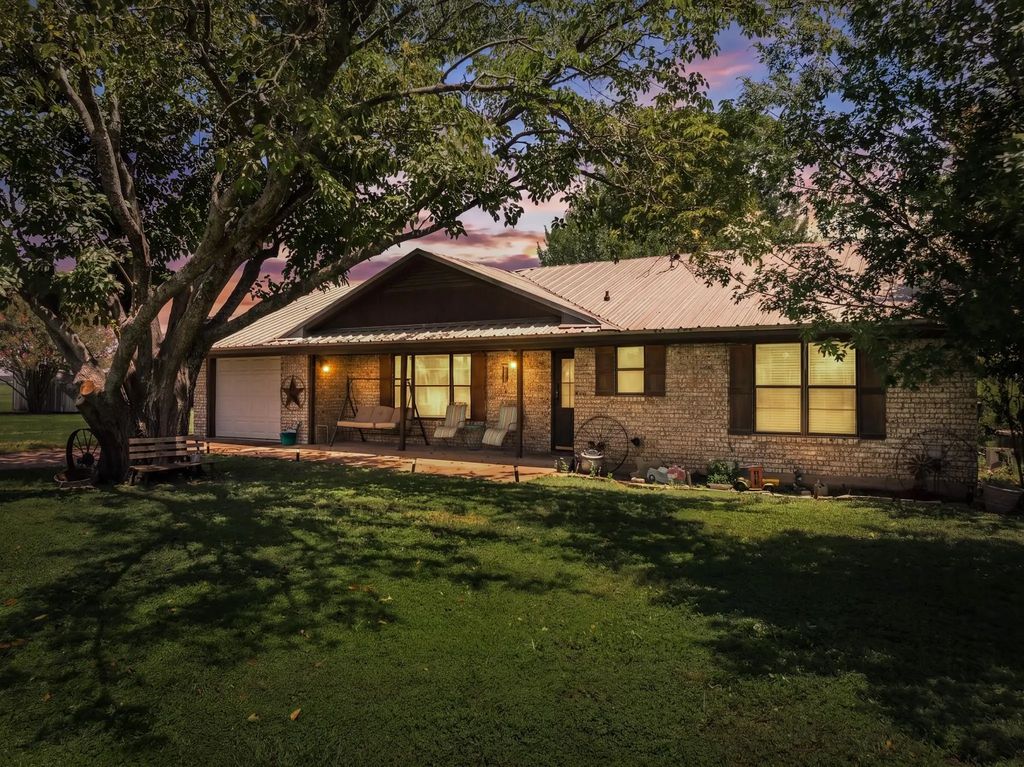 188 County Road 345, Rosebud