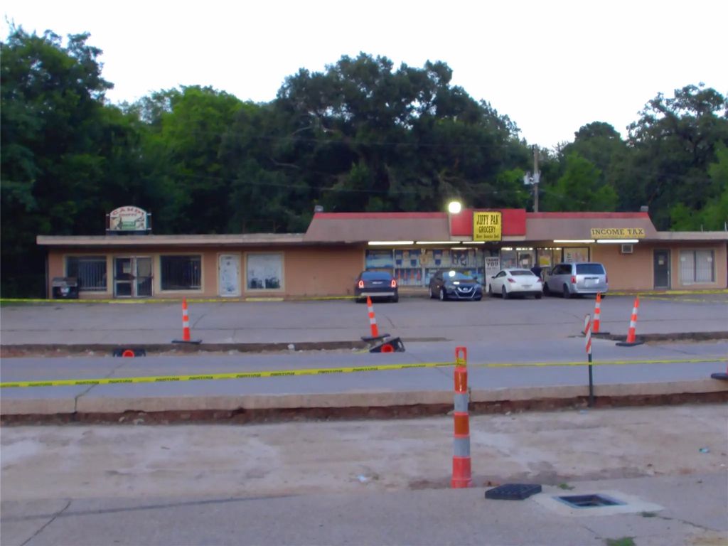 7727 Linwood Avenue, Shreveport