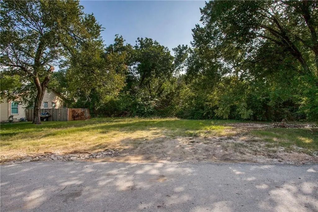 6910 Mohawk Drive, Dallas