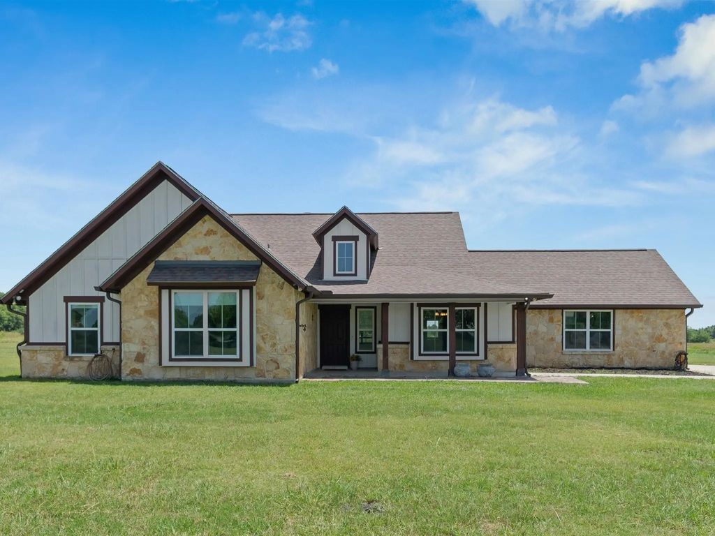 623 N King Road, Royse City