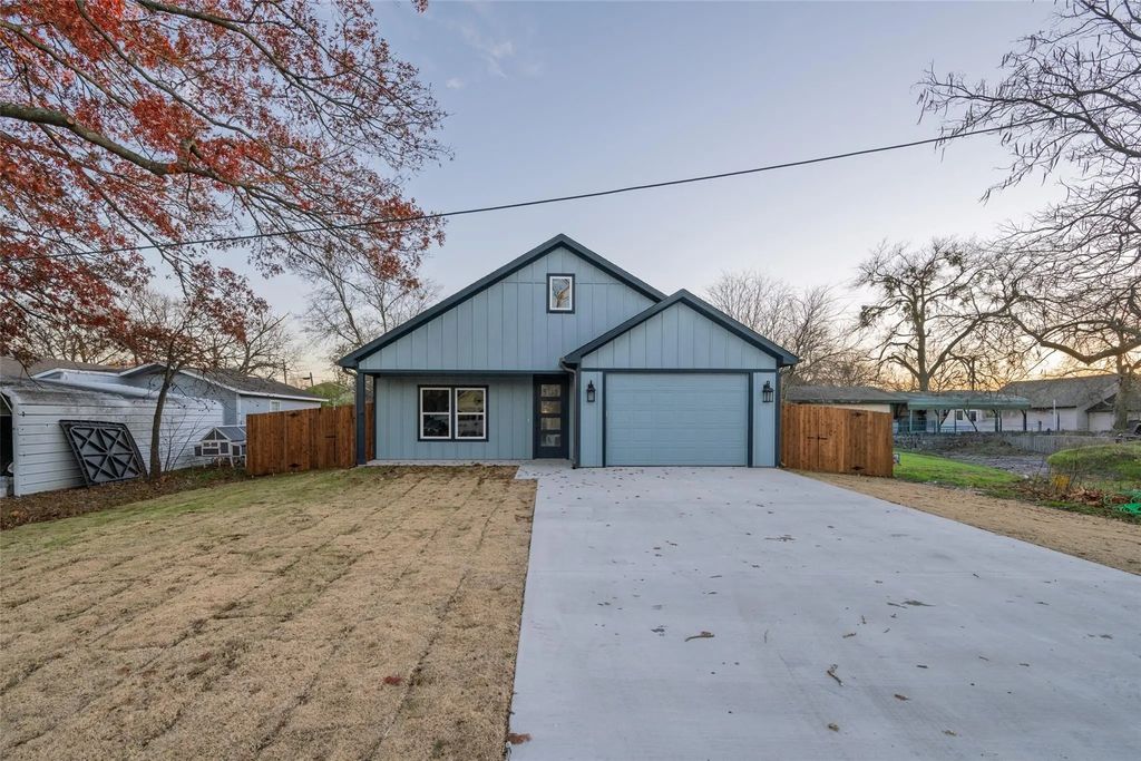 411 W Elm Street, Whitewright