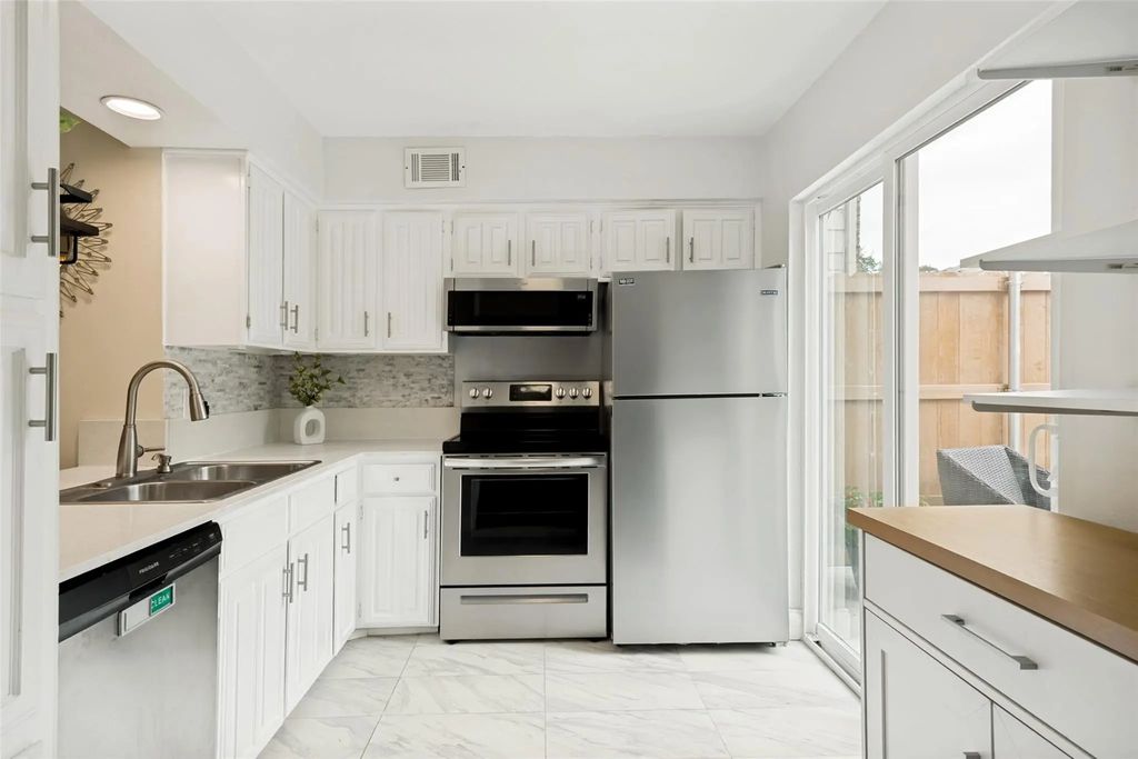 839 Dublin Drive 2, Richardson