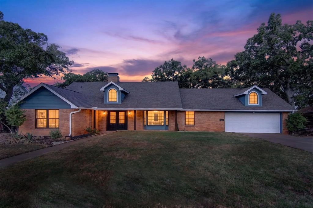 305 Nw 7th Avenue, Mineral Wells