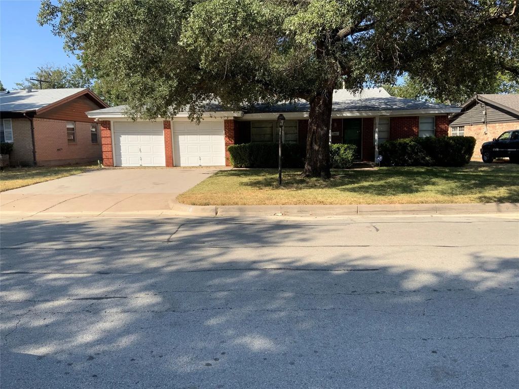2004 Bettibart Street, Fort Worth