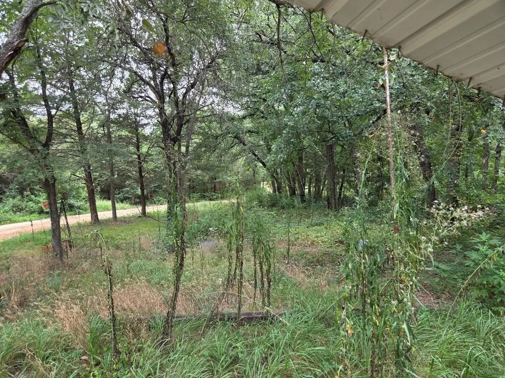 126 Tipps Road, Whitesboro
