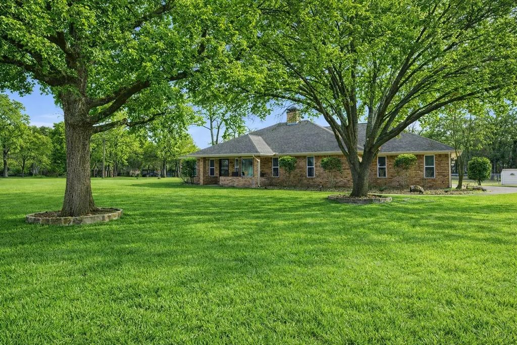111 Havenwood Drive, Enchanted Oaks