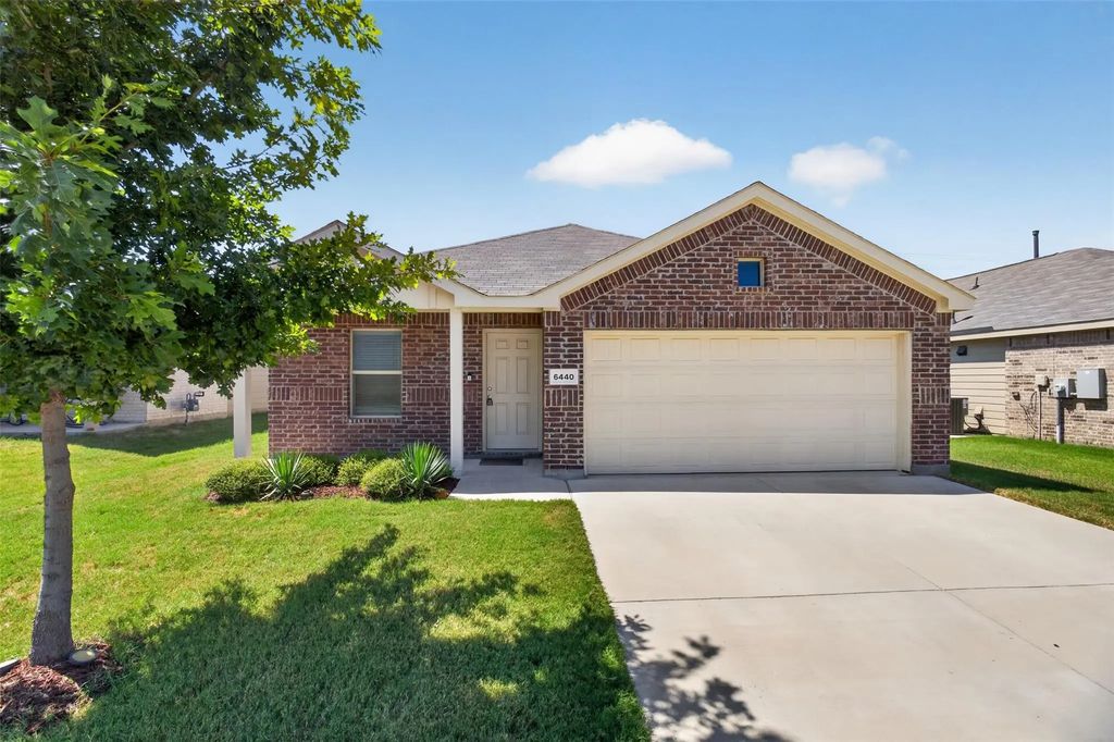 6440 Bristolwood Drive, Fort Worth