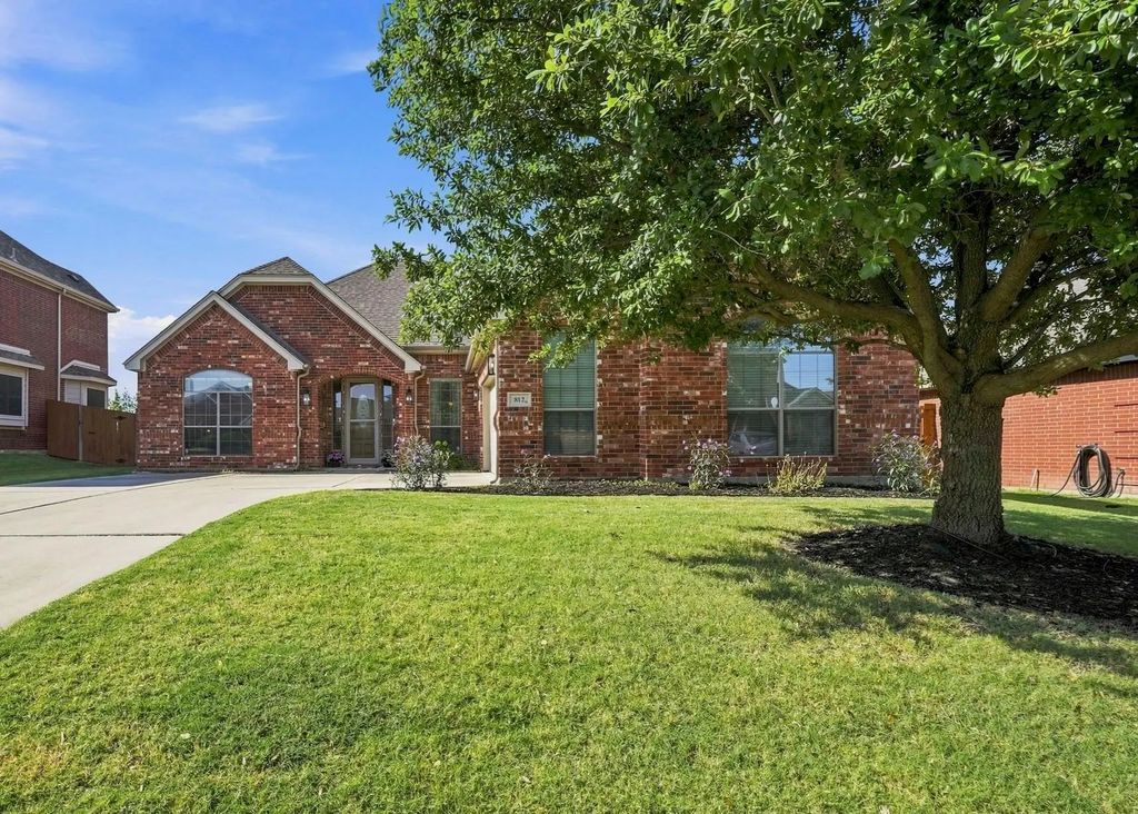 812 Peach Lane, Burleson