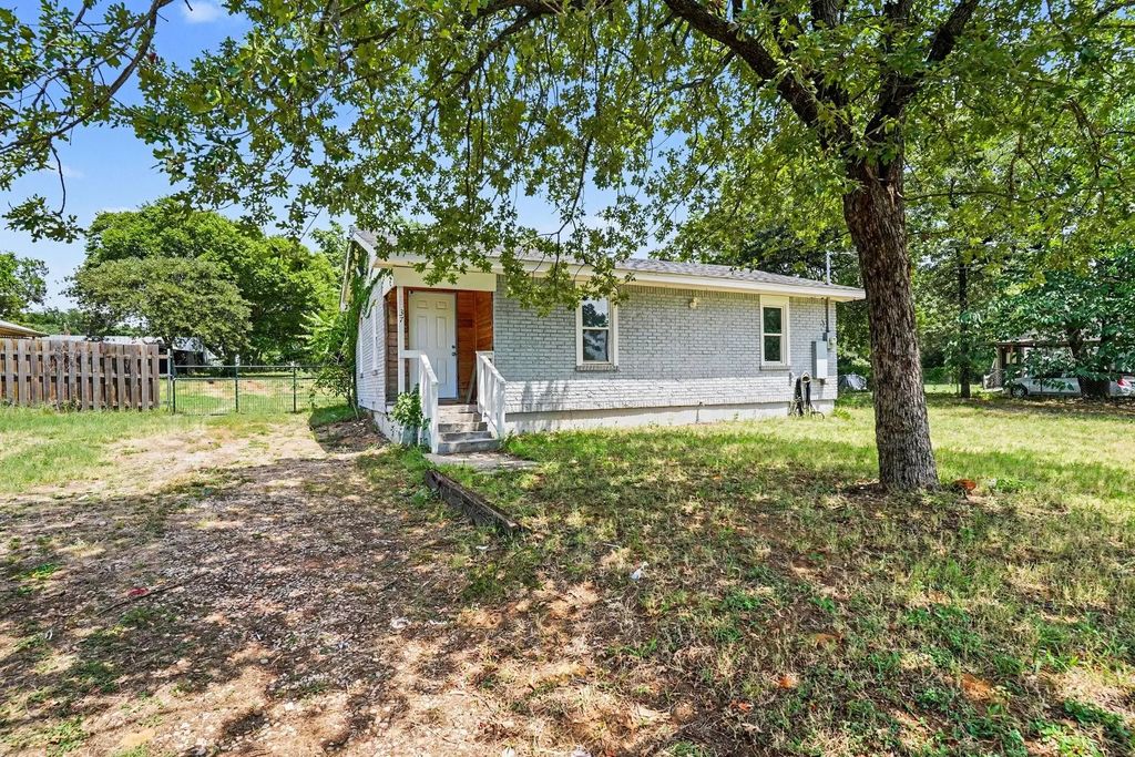 6337 Renwood Drive, Fort Worth