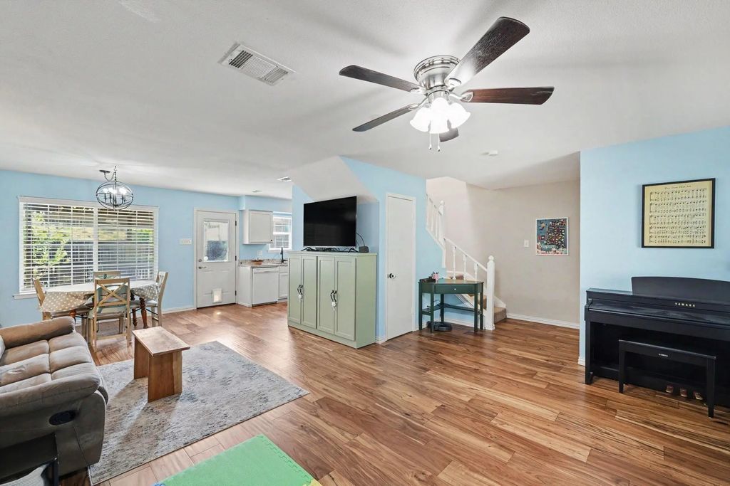 311 Towne House Lane, Richardson